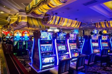 juragankoin mobile app interface showing football markets and live casino games